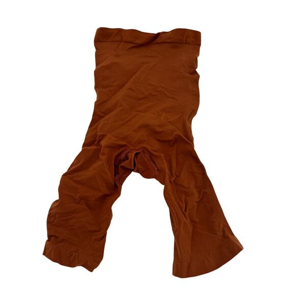 Skims Seamless Sculpt Sculpting Mid Thigh Short Size Medium NWOT - Picture 1 of 5